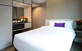 V Hotel Bencoolen